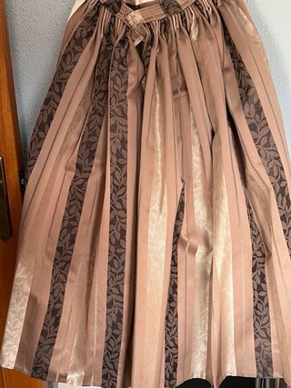 Falda de huertana beige y negra