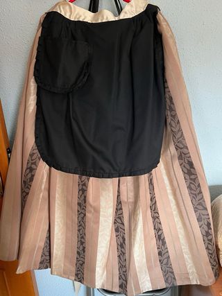 Falda de huertana beige y negra