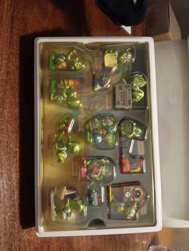 Caja Kinder Extralunatis