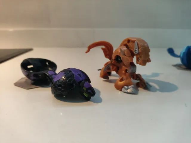 Arena Bakugan y 5 Figuras