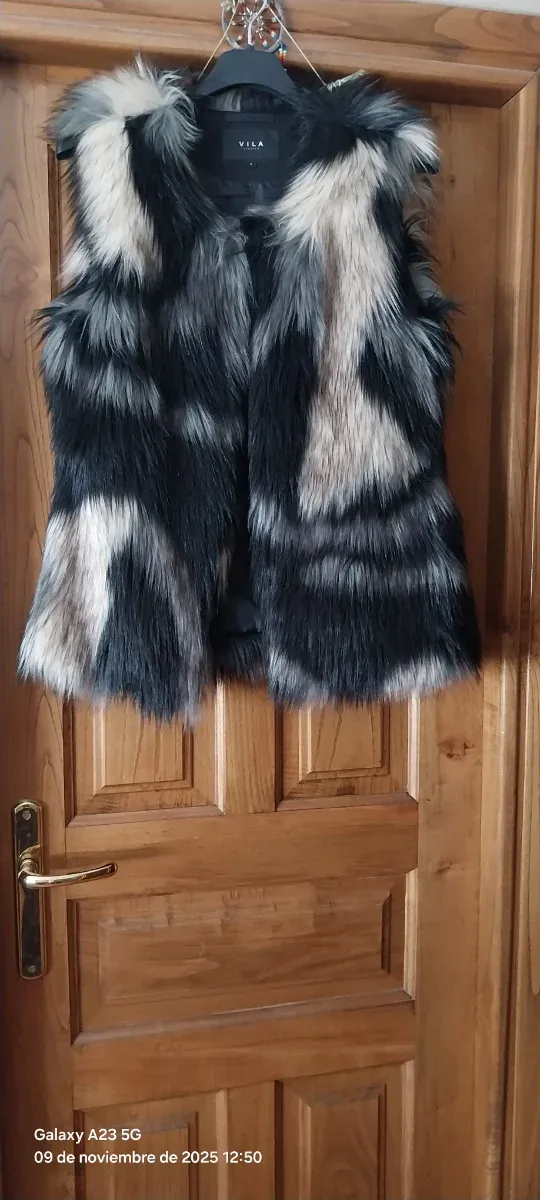 Chaleco pelo sintético VILA