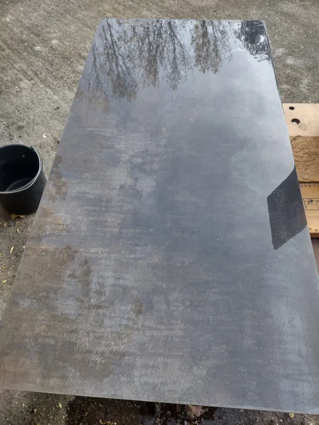 Baldosa piedra negra