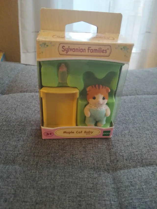 Sylvanian Families Gato Maple Bebé