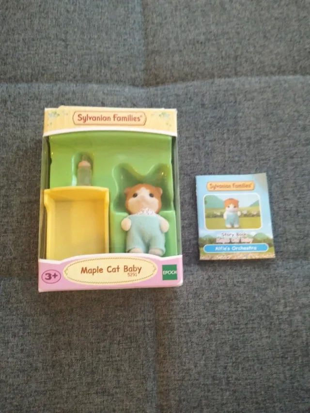 Sylvanian Families Gato Maple Bebé