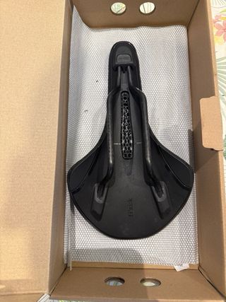 Sillín Fizik Vento Antares R1 150mm Carbon