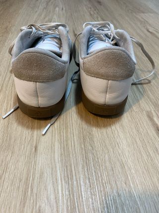 zapatillas Adidas Blancos y Beige