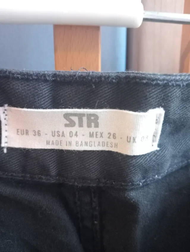 Pantalones cargo negros mujer