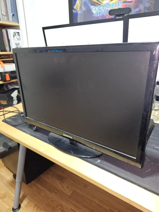 Samsung UE22D5003BW TV en buen estado