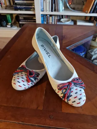 Bailarinas Biviel blancas con lazo