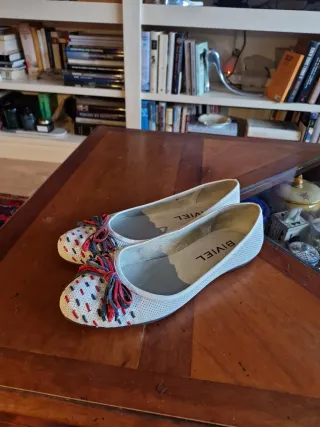 Bailarinas Biviel blancas con lazo