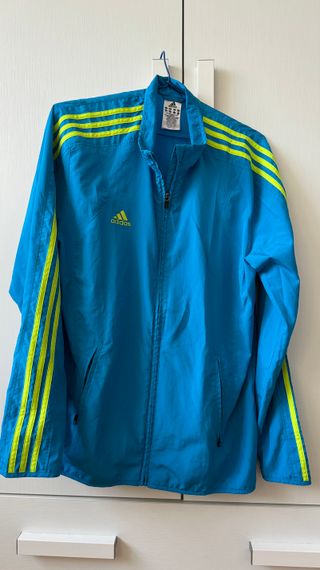 Cortavientos Adidas Azul y Amarillo Running