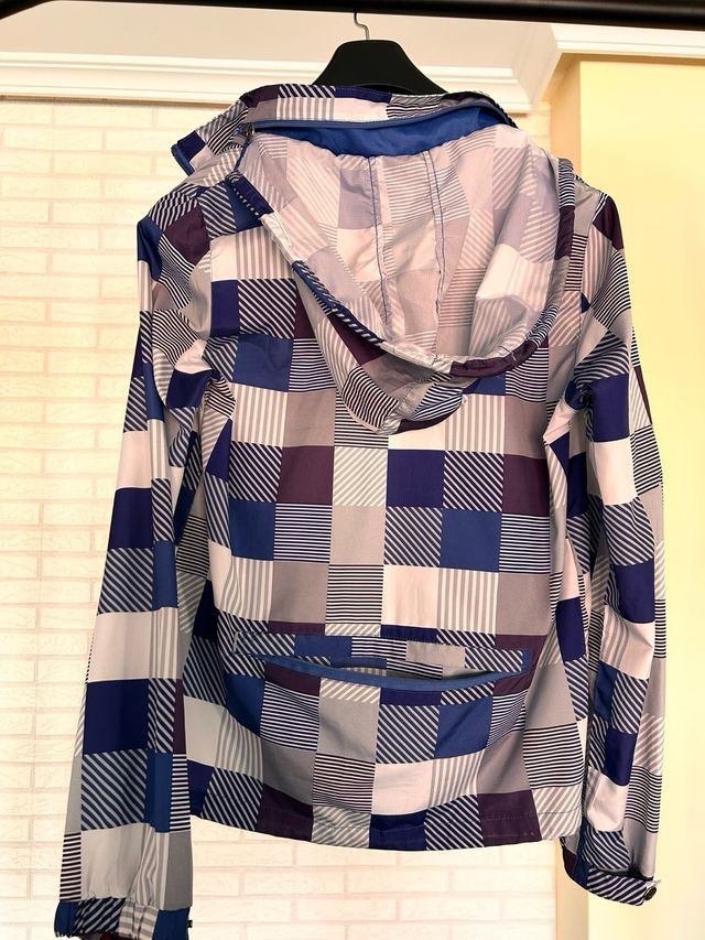 Chubasquero estampado cuadros talla M