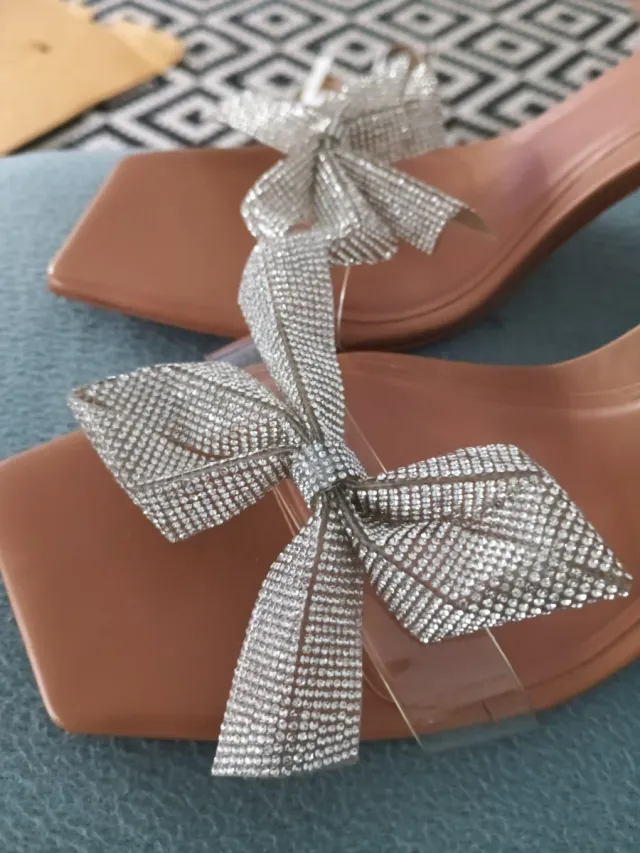 Sandalias ZARA Talla 39 con Lazos Brillantes