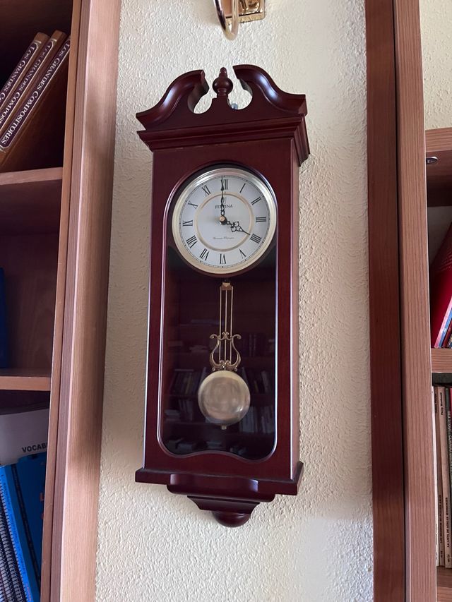 Reloj de pared de péndulo de madera
