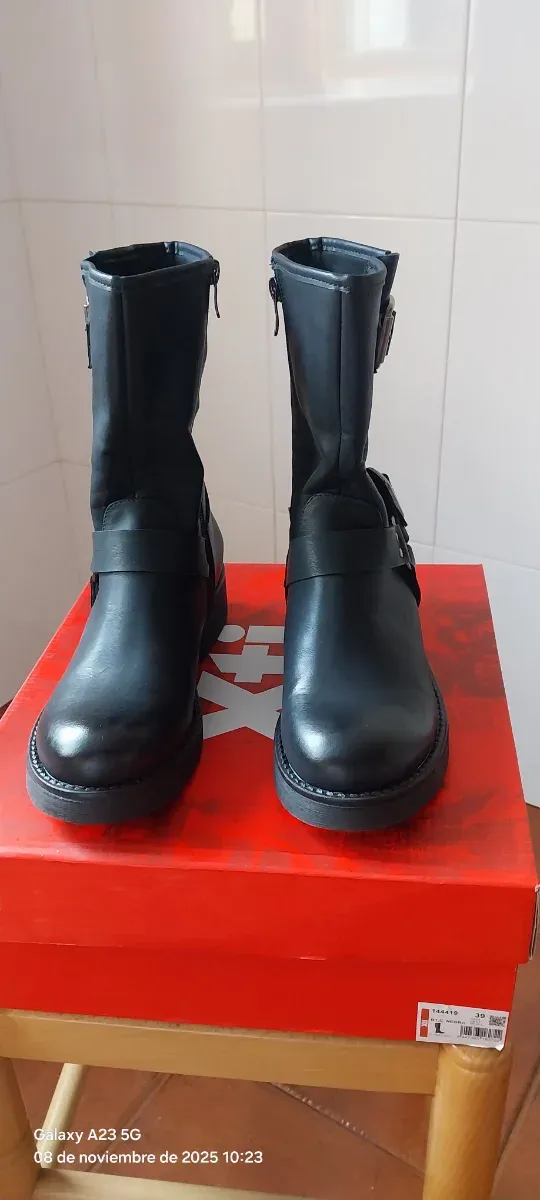 Botas negras Talla 38