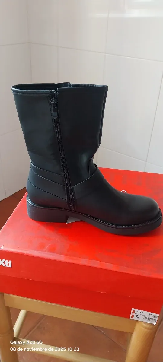 Botas negras Talla 38