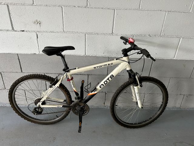 Bicicleta DTB Storm 8.0