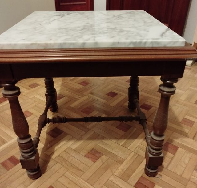 Mesa baja auxiliar madera y mármol