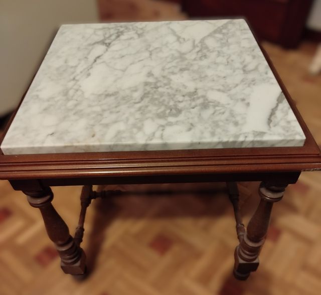 Mesa baja auxiliar madera y mármol