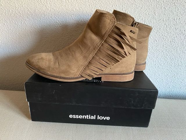 Botines Mustang flecos ante