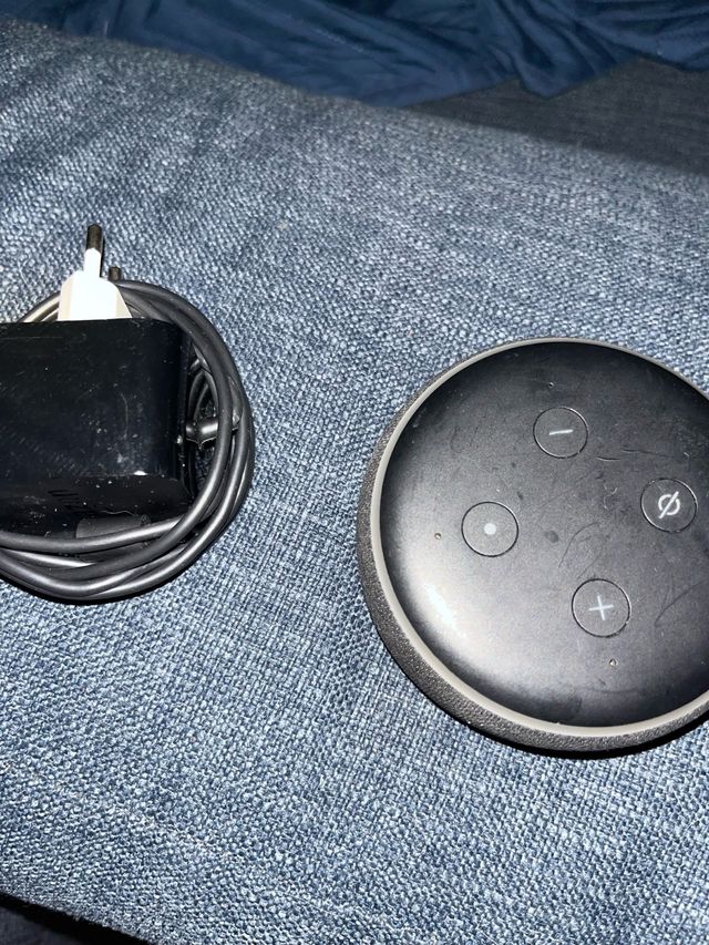 Amazon Echo Dot 3ª Gen + Cargador