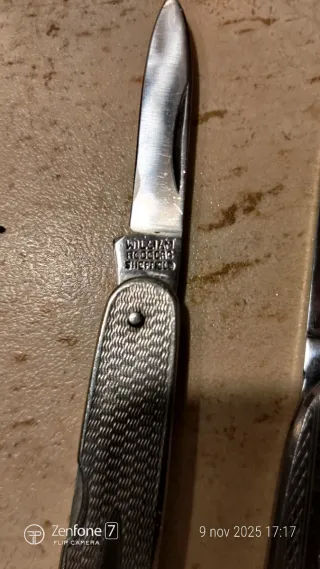 Coltelli vintage in metallo