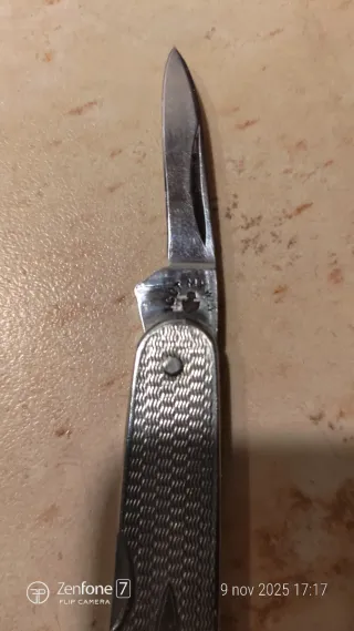 Coltelli vintage in metallo