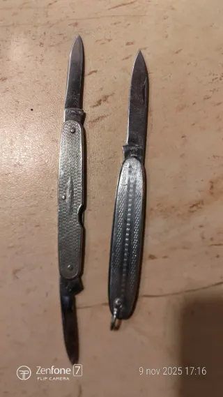 Coltelli vintage in metallo