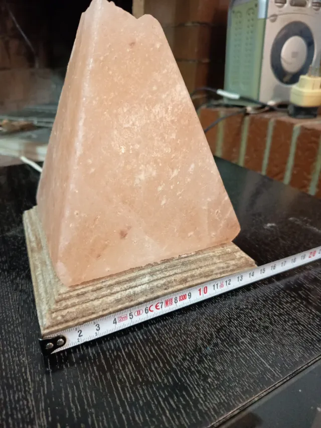 Lámpara Piramidal Sal Himalaya Piedra Natural