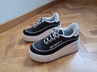 Zapatillas Go Sexy Talla 37 Negras y Blancas