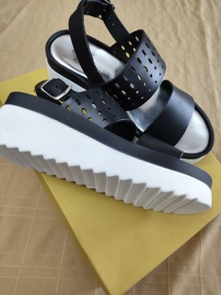 Sandálias pretas Farfallino n.36 NOVAS