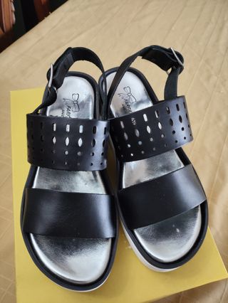 Sandálias pretas Farfallino n.36 NOVAS