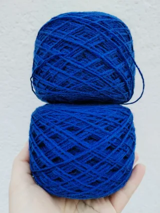 2 ovillos lana acrílica azul marino