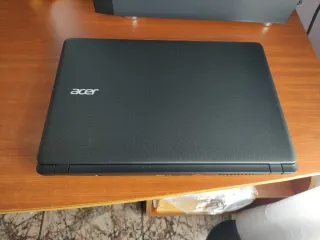Portátil Acer i5-7200U 8GB 240GB SSD