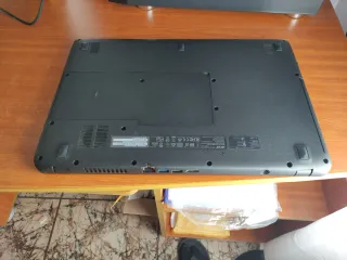 Portátil Acer i5-7200U 8GB 240GB SSD