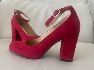 Zapatos de ante rojos La Strada
