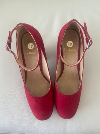 Zapatos de ante rojos La Strada