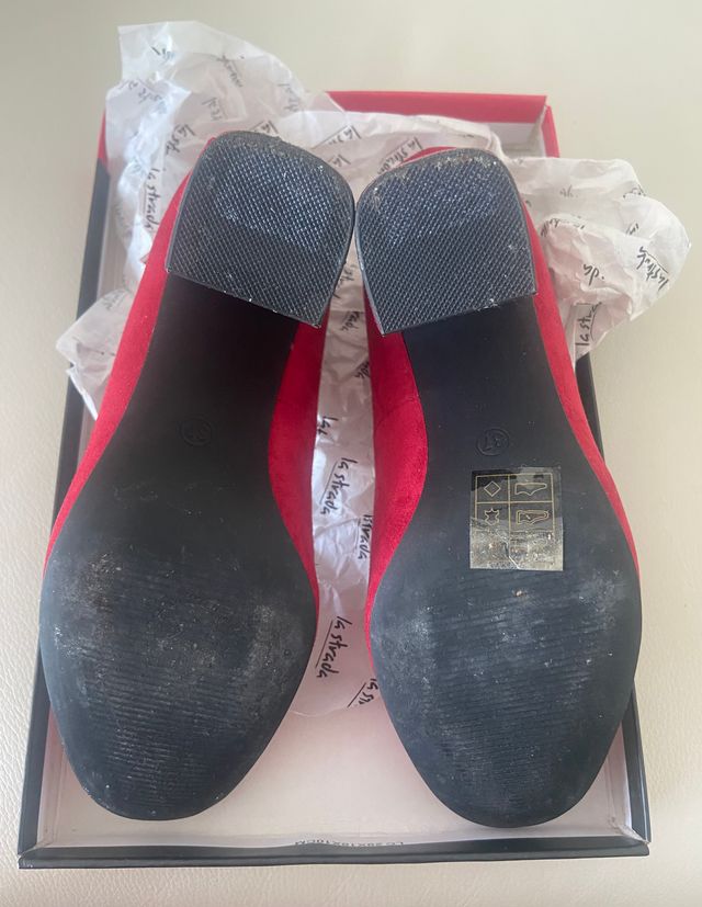 Zapatos de ante rojos La Strada