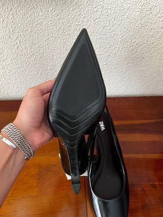 Zapato tacón Zara negro