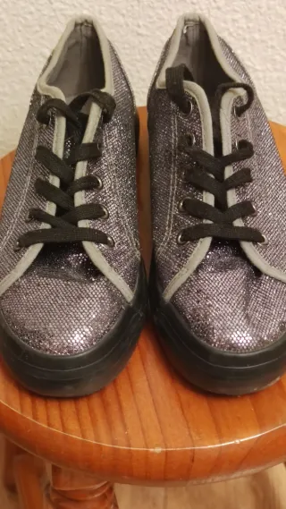 Deportivas brillantes talla 36