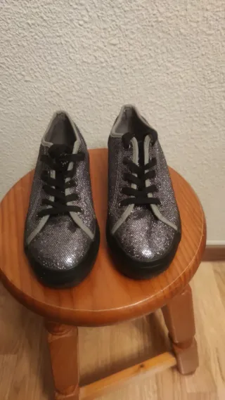 Deportivas brillantes talla 36