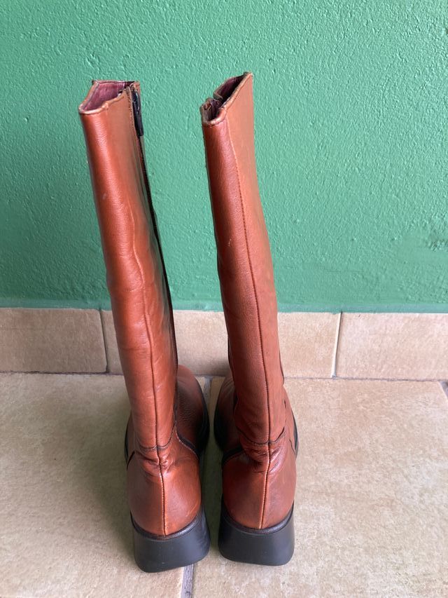 Botas de piel marrón con cremallera