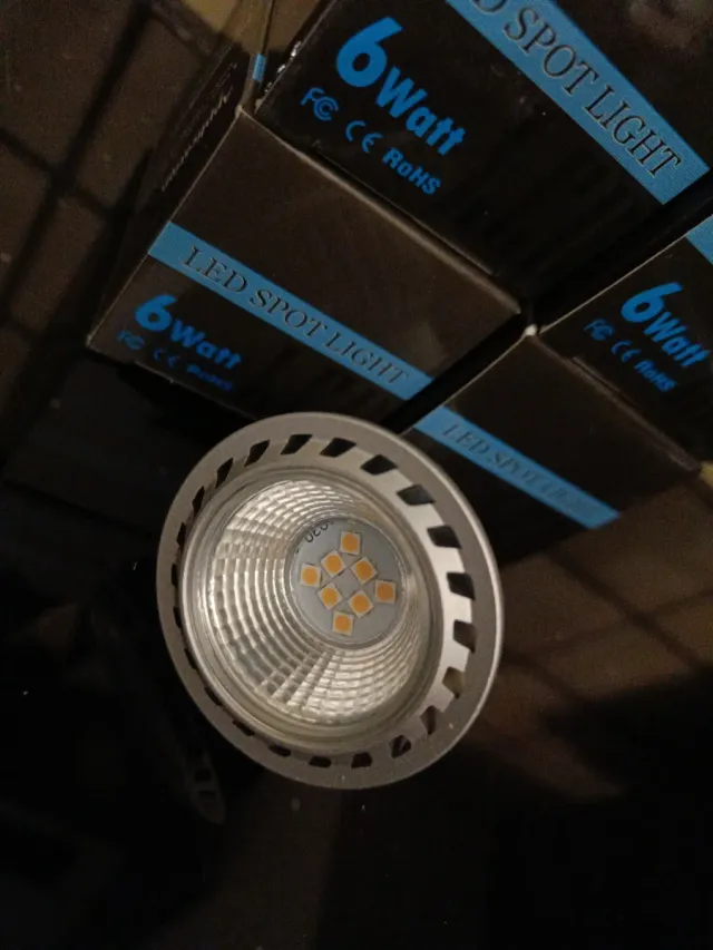 Lampade LED GU10 6W 2700-3000K set da 6