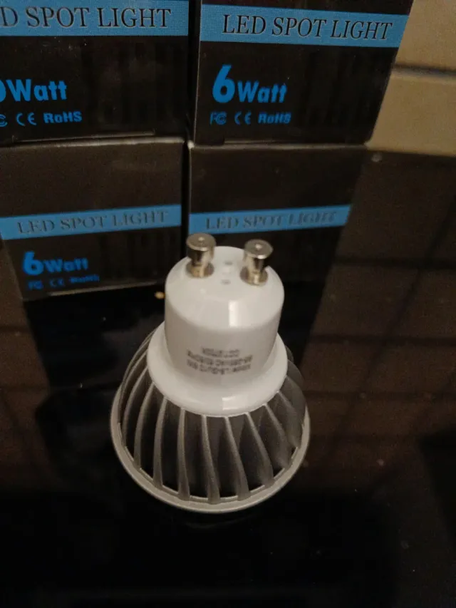 Lampade LED GU10 6W 2700-3000K set da 6