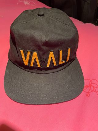 VA x ALI gorra trucker usada dos dias