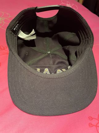 VA x ALI gorra trucker usada dos dias