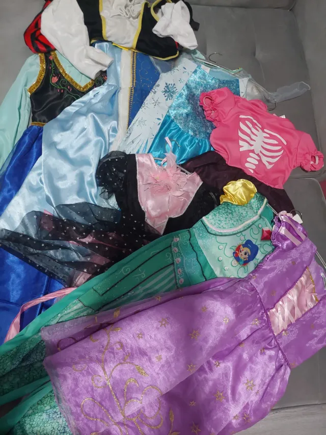 Lote de disfraces infantiles