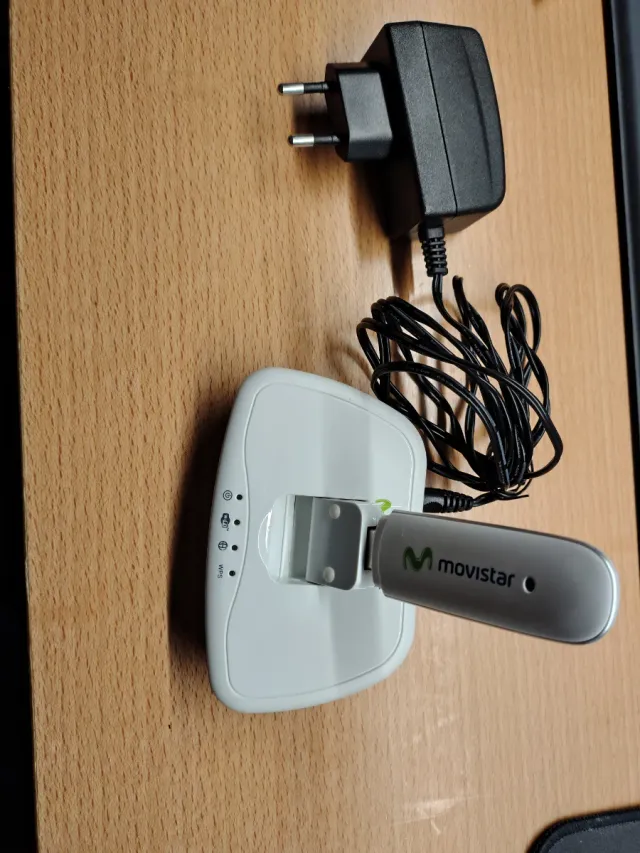 Base Wi-Fi ZTE MF10E + Modem Huawei E1752