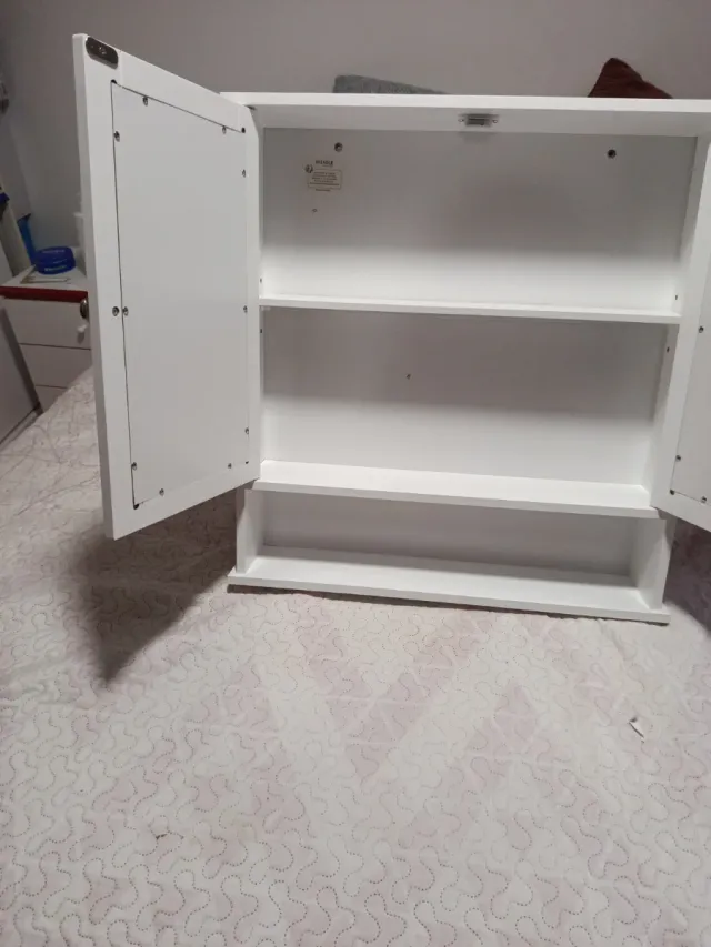 Estante de baño blanco