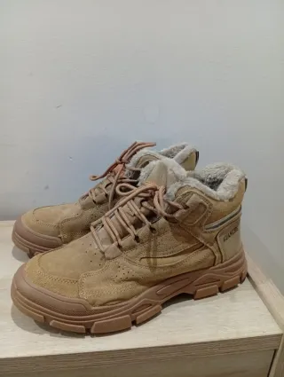 Botas Tácticas Puntera Acero Beige.